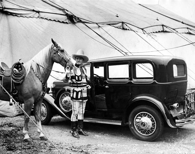 photo 1930NashFactoryPhoto.jpg