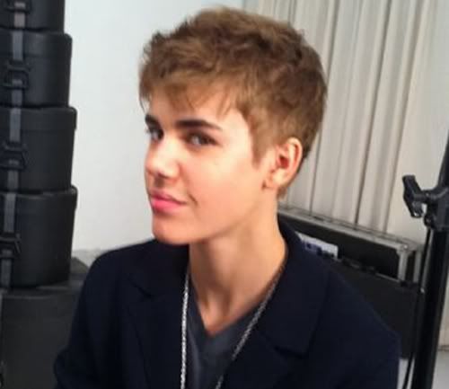 pics of justin bieber new haircut 2011. Justin Bieber New Hair 2011