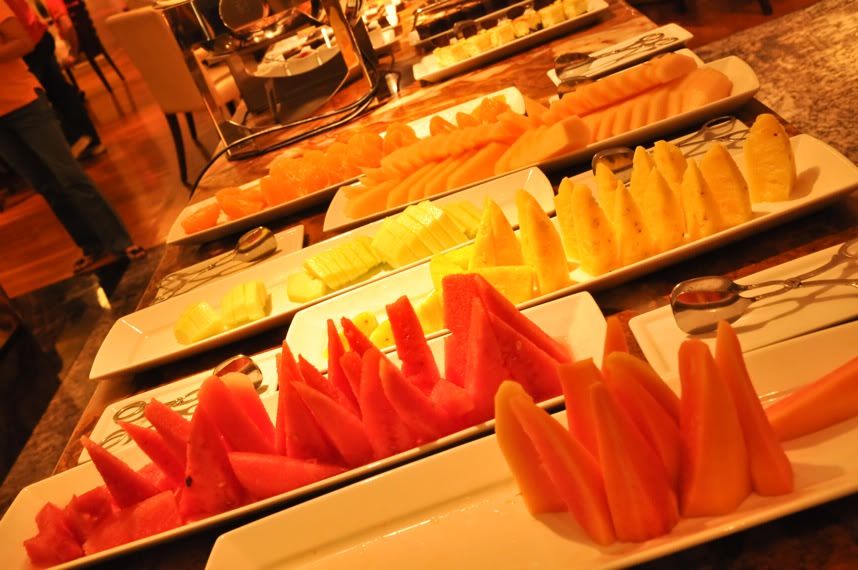 marriott_manila_hotel_buffet_fruits