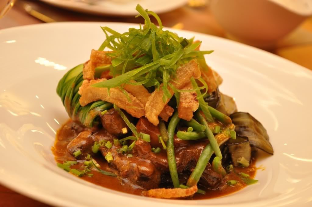 beef_and_summer_vegetables_in_peanut_sauce
