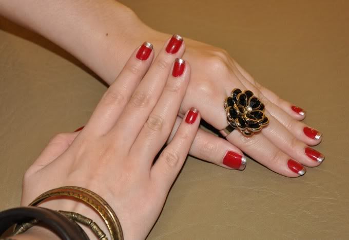 red_nails_with_twist
