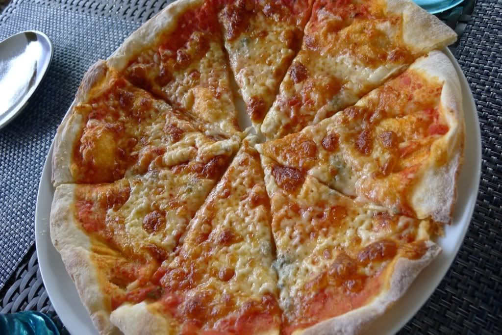 shangri_la_boracay_pizza