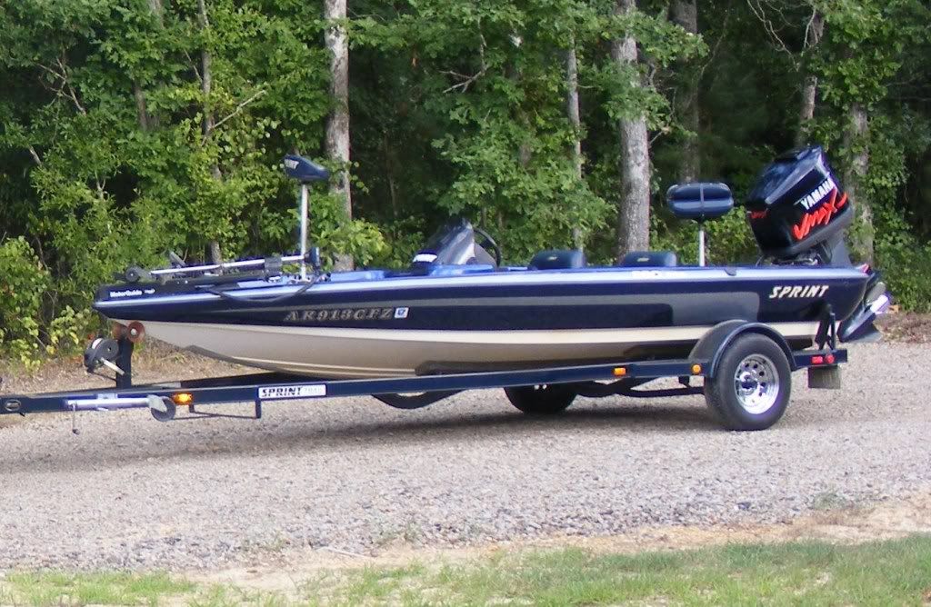 2000 sprint bass boat