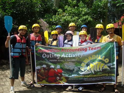 Outing Activity Armadillo Team di Songa Rafting Adventure Probolinggo