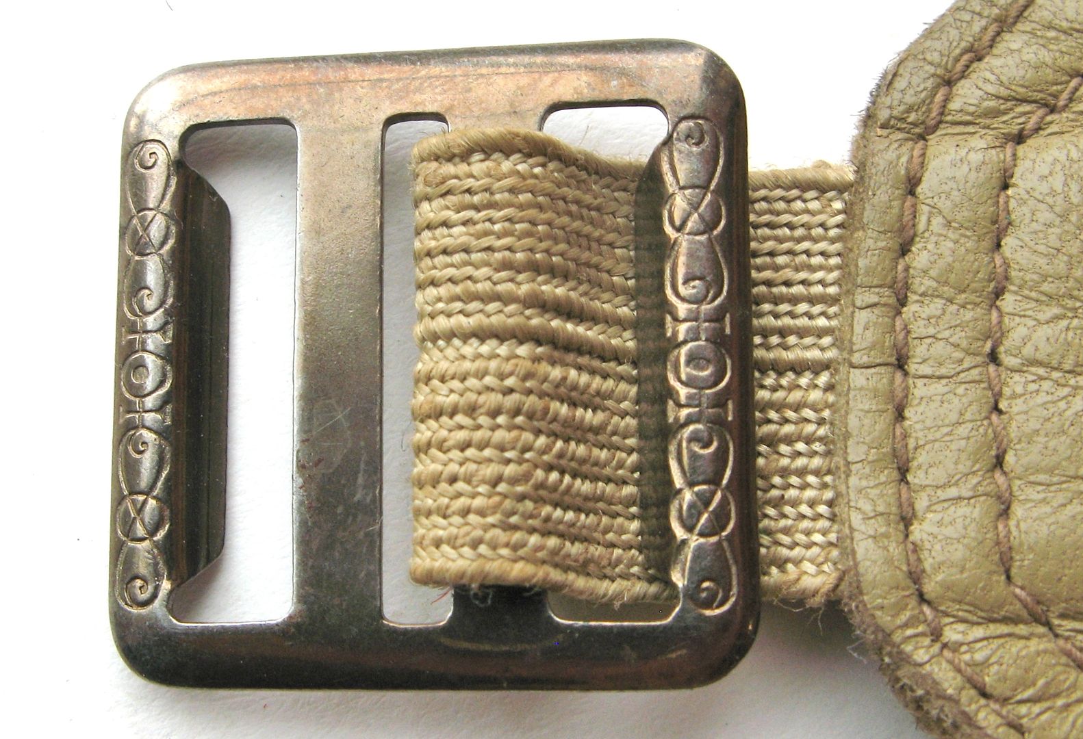 Early 1930s money belt with Kwik Zipper | Vintage-Haberdashers Blog